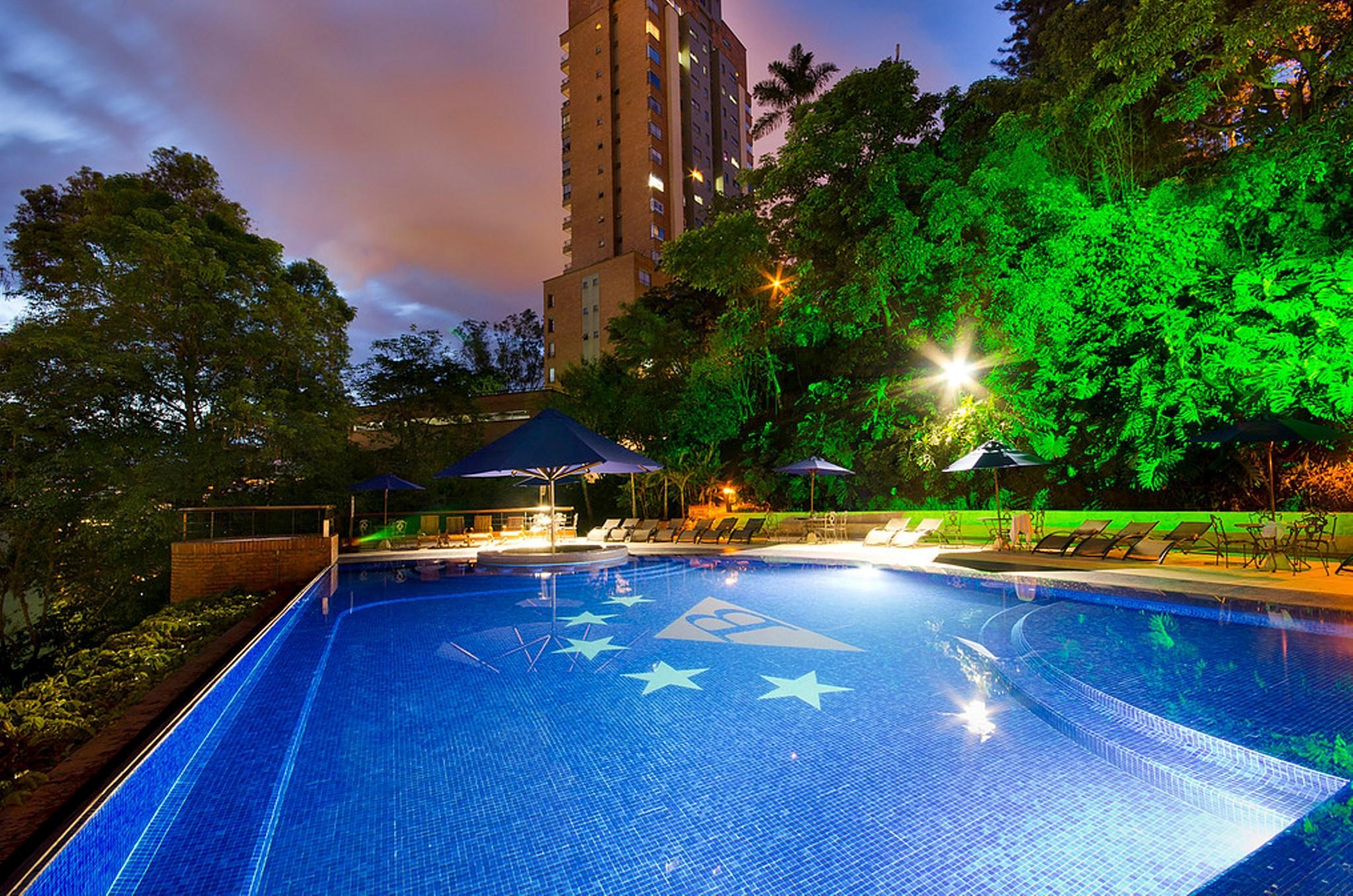 Hotel Dann Carlton Belfort Medellín Zewnętrze zdjęcie Swimming pool