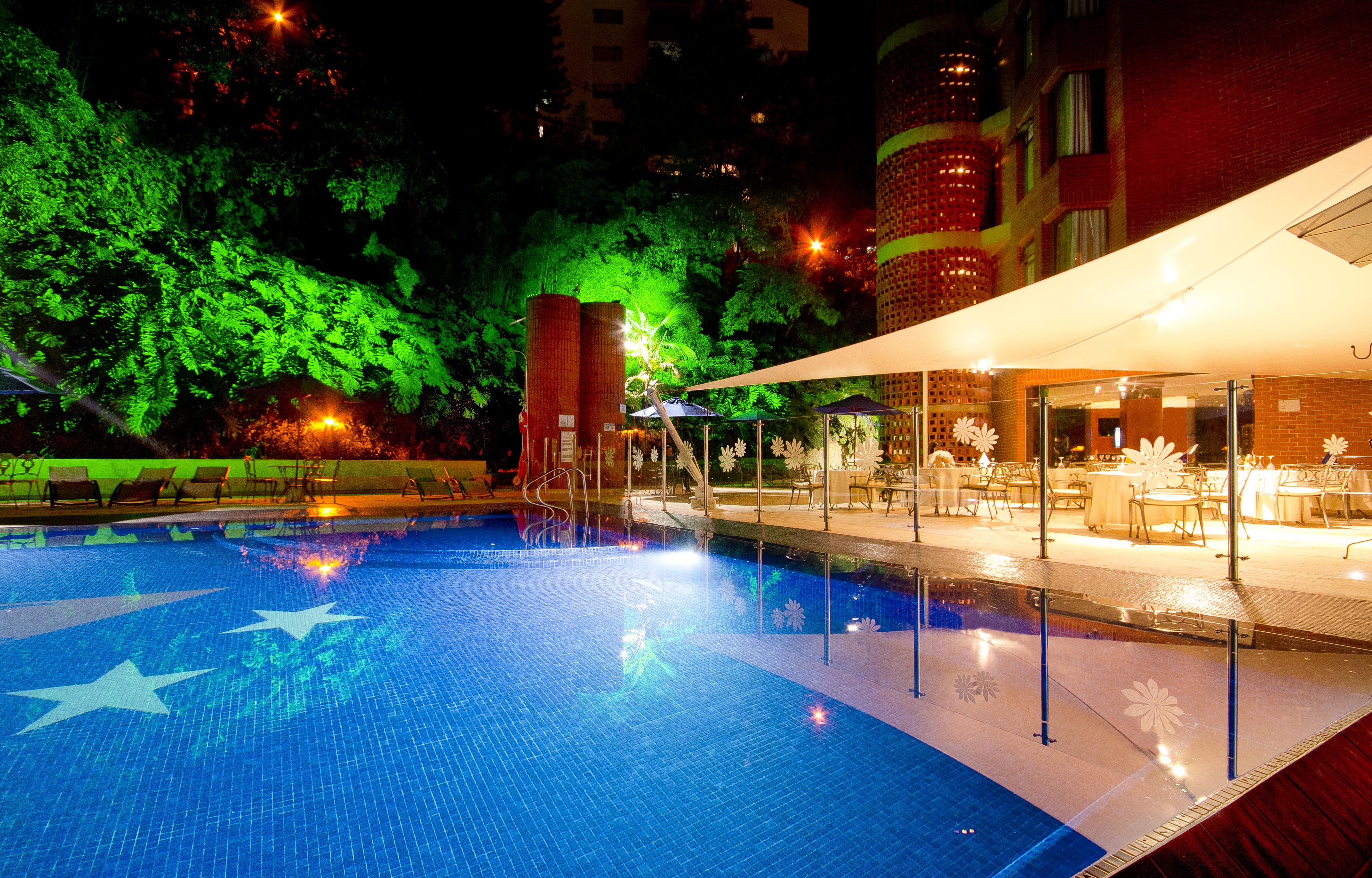 Hotel Dann Carlton Belfort Medellín Zewnętrze zdjęcie Swimming pool